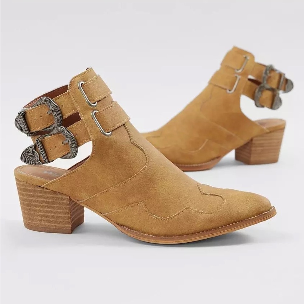 Women’s Altair Ankle Boot size 9 by Mi.Mi